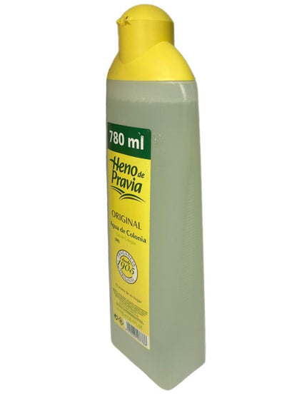 Angled view of Heno de Pravia Original Agua de Colonia
